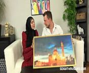 Hot woman in a hijab chose some pictures and some sex from arab doder photo