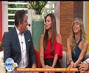 Erika Csiszer upskirt Un Nuevo Diaz (07 12 2017) from upskirt on tv