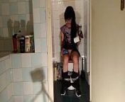 Sexy goth teen pee & crap while play with her phone pt1 HD from skinny goth girl toilet pooping