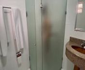 Banheiro do hostel compartilhado , banho e punhetinha from big tits and bathroom
