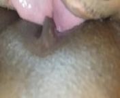 Double Cunnilingus!Wife's pussy licked by two guys' tongues at the same time! from bi same