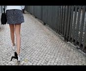CANDID TEEN WALKING DOWN THE STREET &ndash; VOYEUR - CANDID CURLY BEAUTY from candid areb granne ass dressed walking