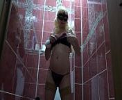 Pregnant milf in stockings first cleans the toilet bowl, and then with a toilet brush fucks hairy pussy. Fetish masturbation. from slave gets a toilet brush