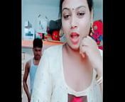 फिर एक भौजी t. के चक्कर में भूल गई की पति चड्डी बदल रहा है from shaukeen bhauji neonx hindi uncut porn video