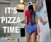 BANGBROS - Black Pizza Delivery Girl Moriah Mills Delivers Her Big Ass from bangbros black pizza