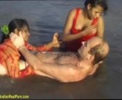indian sex orgy on the beach from desisx