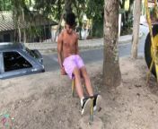 THIS COLOMBIAN GUY SHOWS HIS MUSCLES WHILE EXERCISING from isak