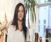 Ersties: 23-jährige Azubi aus Dortmund verwöhnt ihre Muschi im Bad from sabetea vbvb