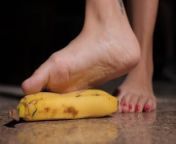 PETIT Young Woman BARELY 18 Crushing BANANAS With Her Beautiful Bare FEET | Aesthetic Fetish Film from mis nudis